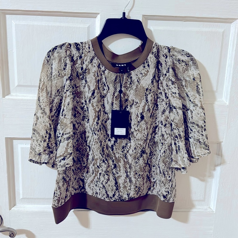 Brand new DKNY women’s top Size M